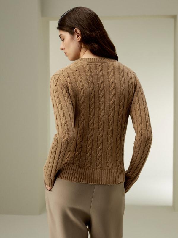 Classic Cable Knit Sweater with Ribbed Edges Product Image