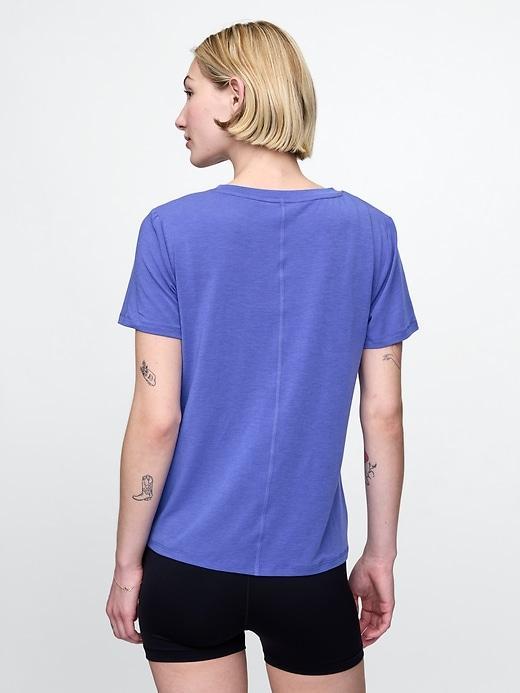 GapFit Breathe T-Shirt Product Image