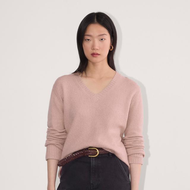 The V-Neck Sweater in Plush Cotton Product Image