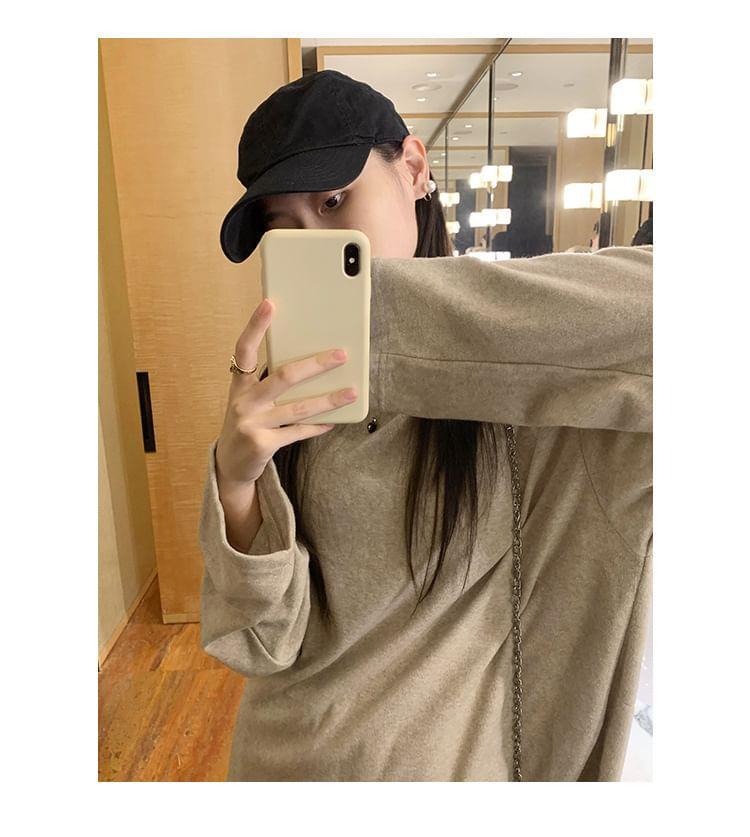 Long-Sleeve Round Neck Plain Tee Product Image