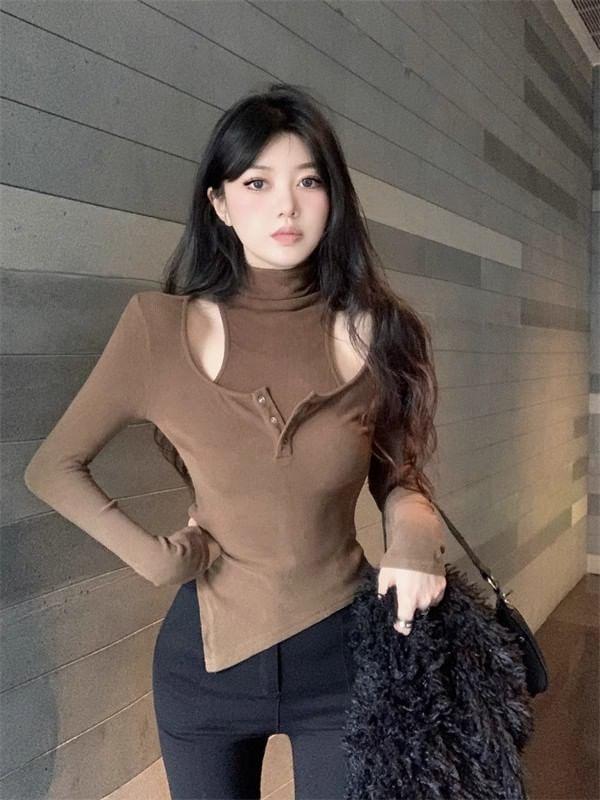 Long Sleeve Turtleneck Cutout Mock Two Piece Ribbed Top Product Image