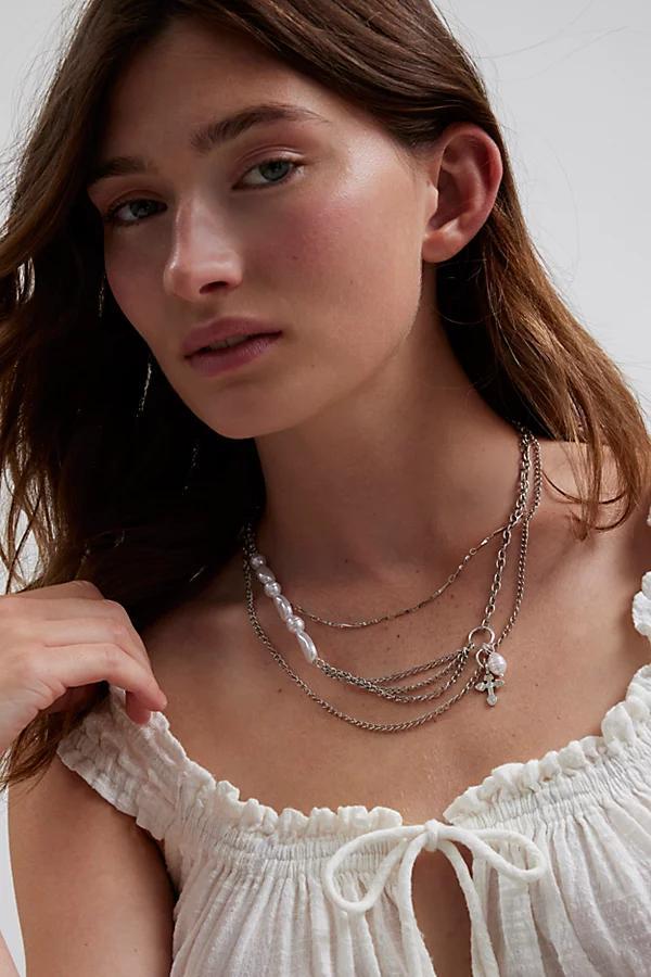 Mila Layered Necklace Womens at Urban Outfitters Product Image