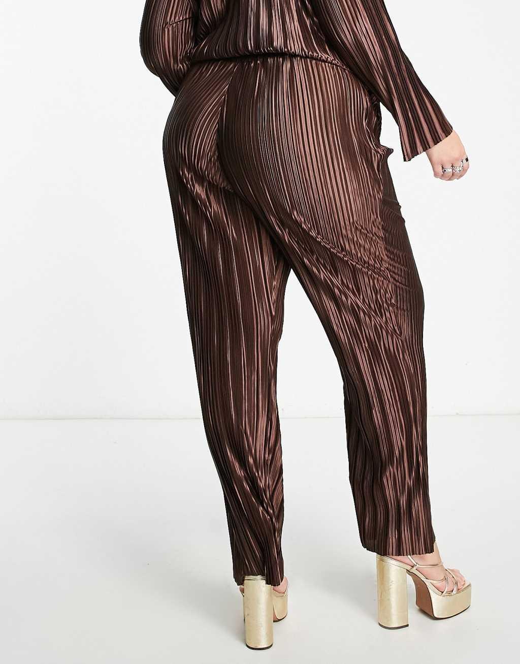 Urban Threads Plus plisse straight leg pants in chocolate brown Product Image