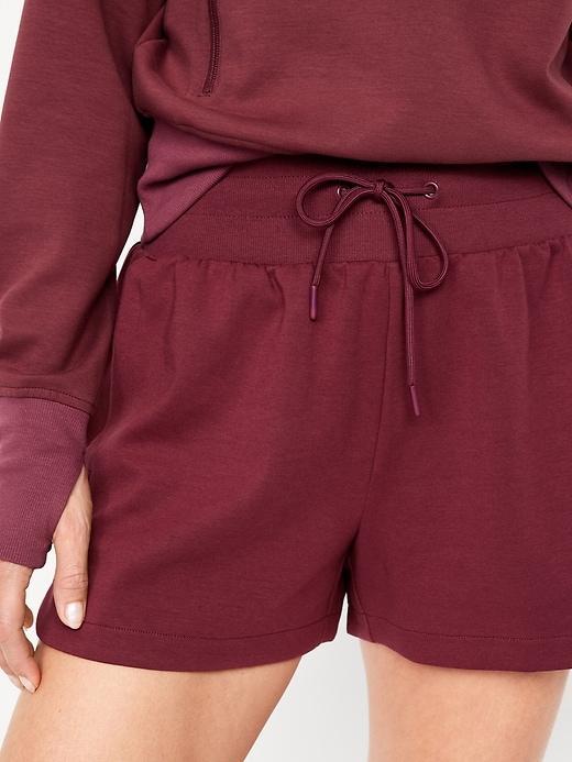 Extra High-Waisted Dynamic Fleece Shorts Product Image