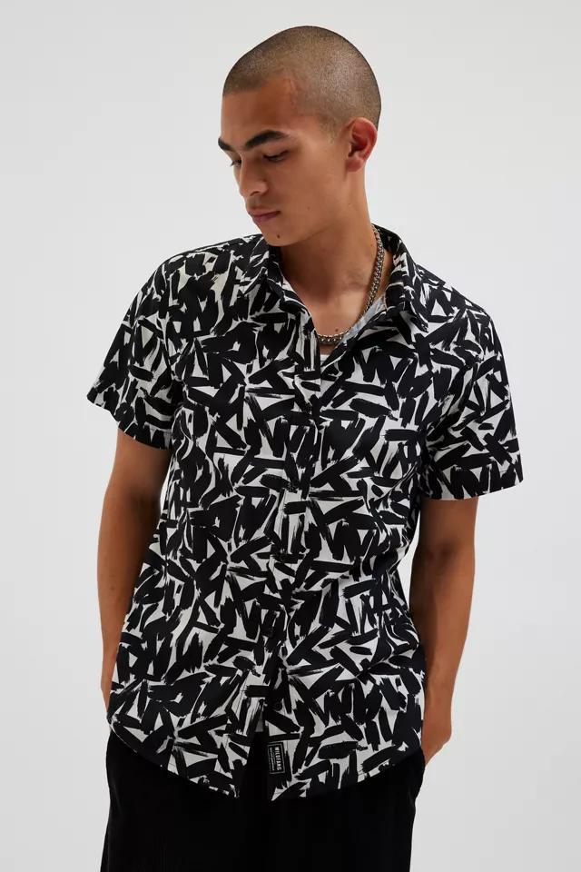 WILDFANG The Essential Short Sleeve Button-Up Shirt Product Image