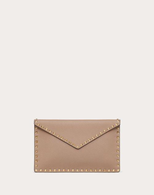 ROCKSTUD GRAINY CALFSKIN ENVELOPE POUCH Product Image