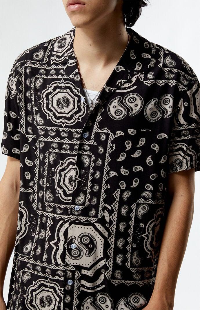 Men's Zen Paisley Woven Camp Shirt Product Image