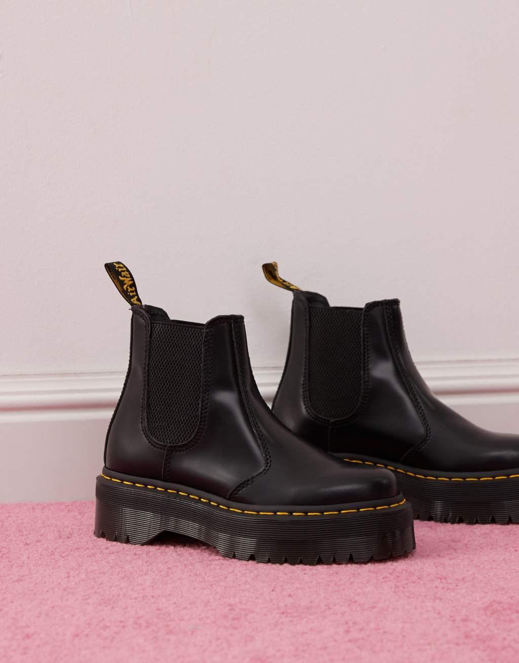 Dr Martens unisex 2976 Quad chelsea boots in black polished smooth leather Product Image