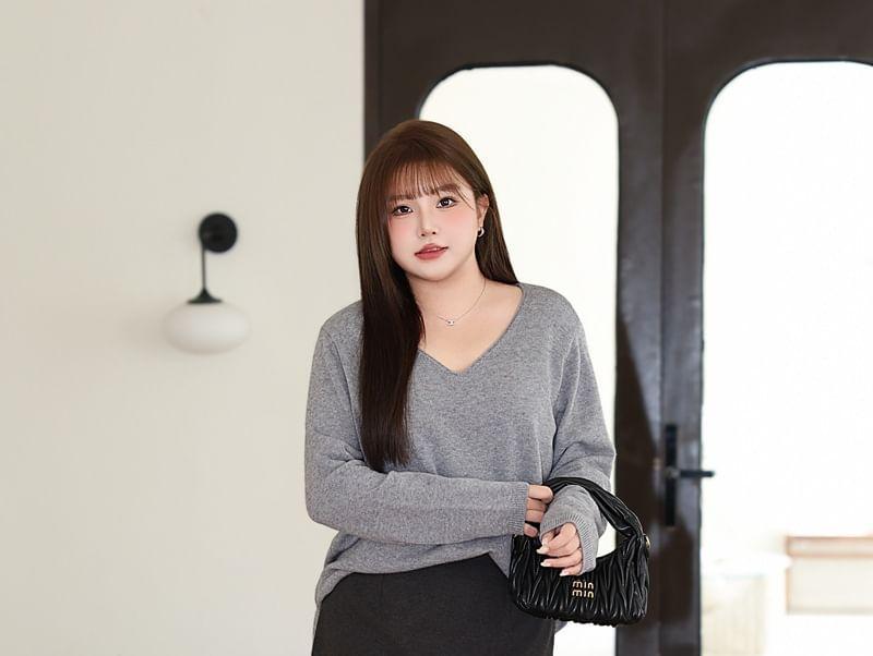 Plus Size V-Neck Plain Sweater Product Image