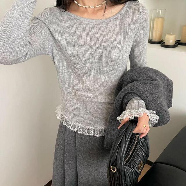 Long-Sleeve Round Neck Plain Lace Trim Tee Product Image