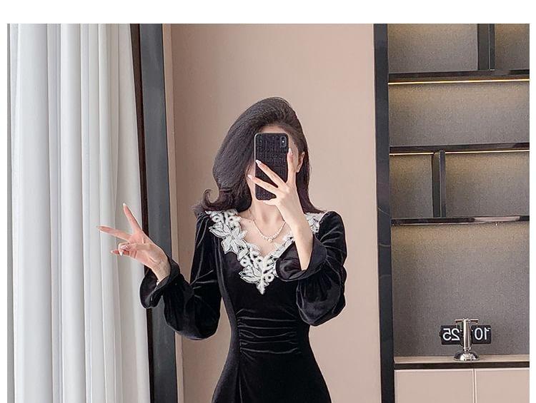 Long Sleeve V-Neck Plain Velvet Lace Trim Midi A-Line Dress Product Image