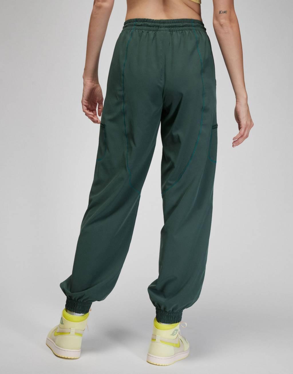 Nike Jordan tunnel sweatpants in dark green Product Image