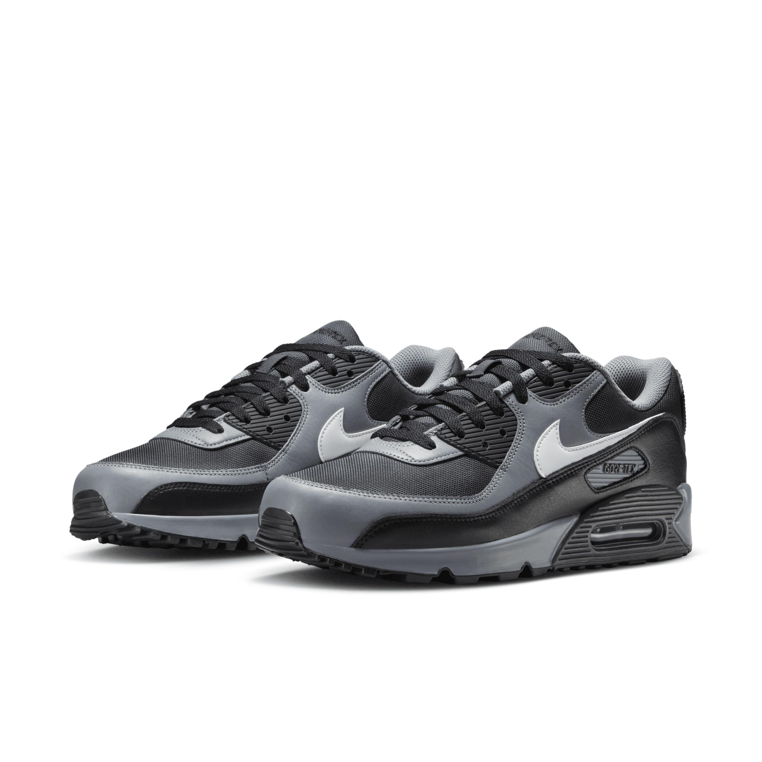 Nike Men's Air Max 90 GORE-TEX Shoes Product Image