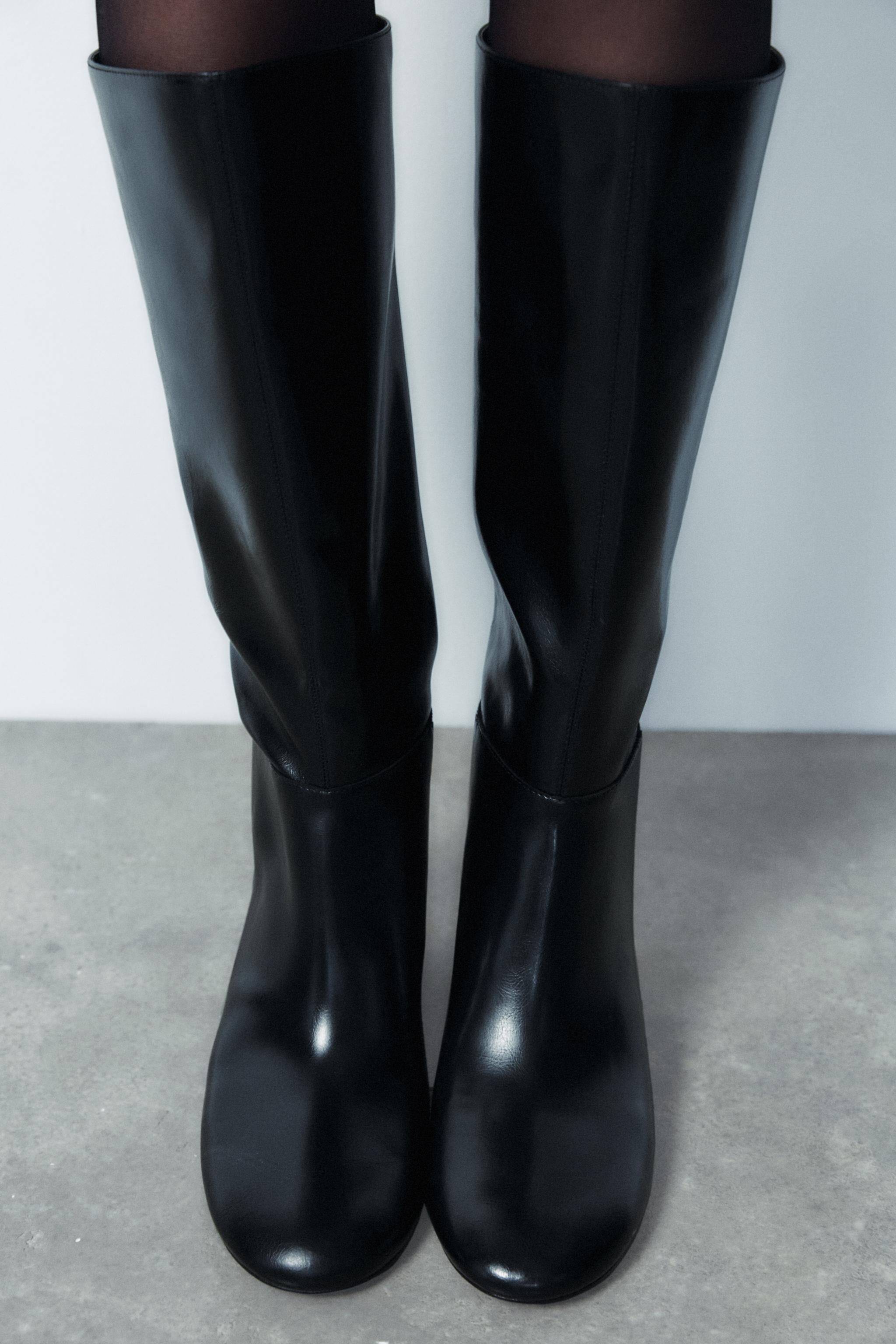 WIDE HEELED TOPSTITCHED BOOTS Product Image