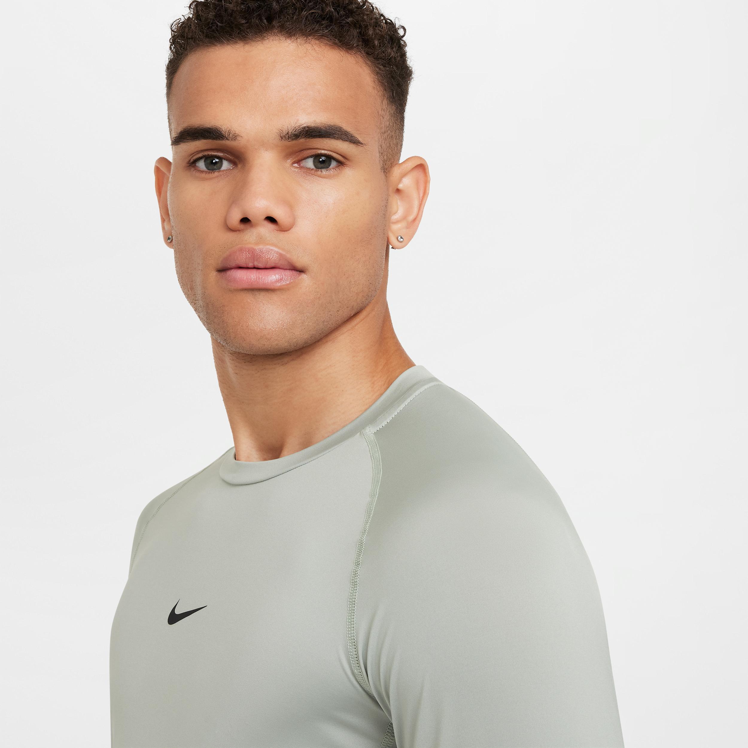 Nike Pro Men's Dri-FIT Slim Long-Sleeve Fitness Top Product Image