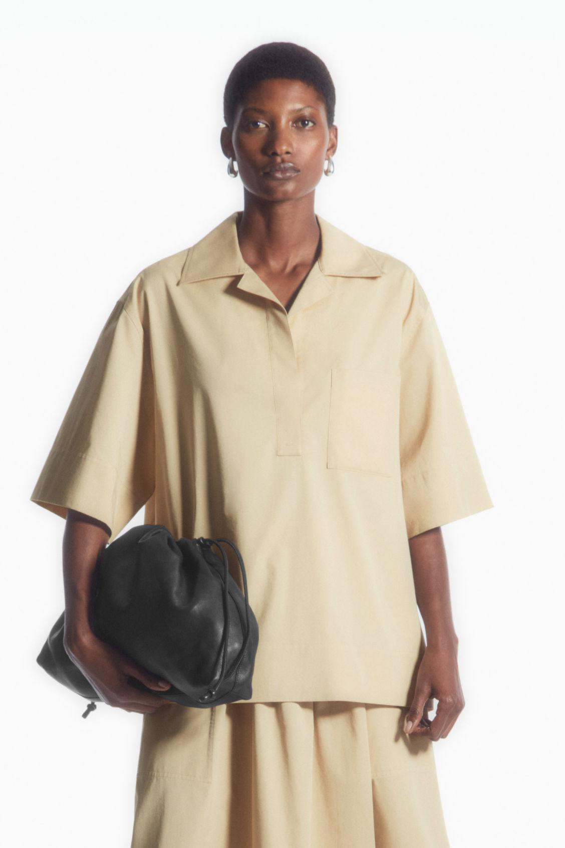 SHORT-SLEEVED RESORT SHIRT Product Image