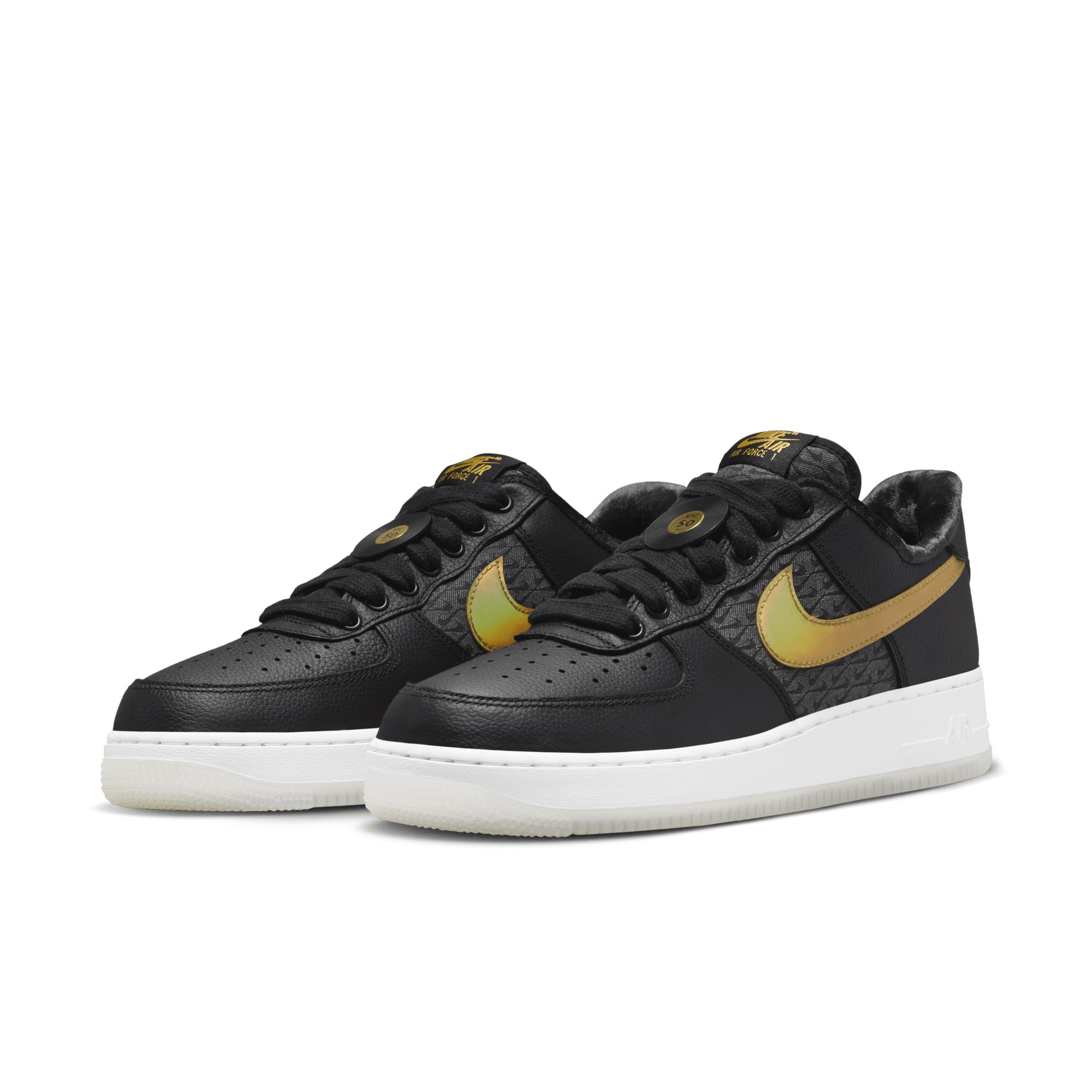 Nike Men's Air Force 1 '07 Premium Shoes Product Image