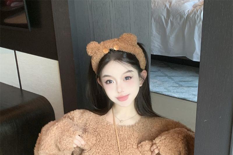 Round Neck Bear Fleece Sweater / Crossbody Bag Product Image