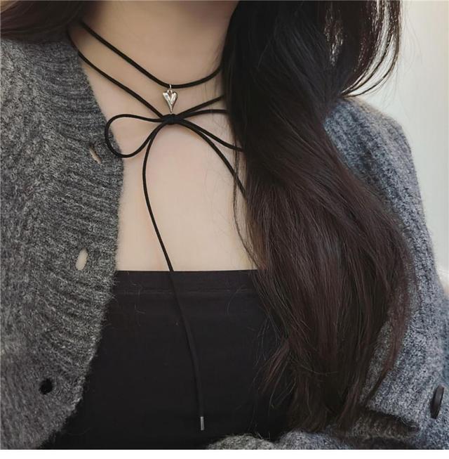 Heart Choker Product Image