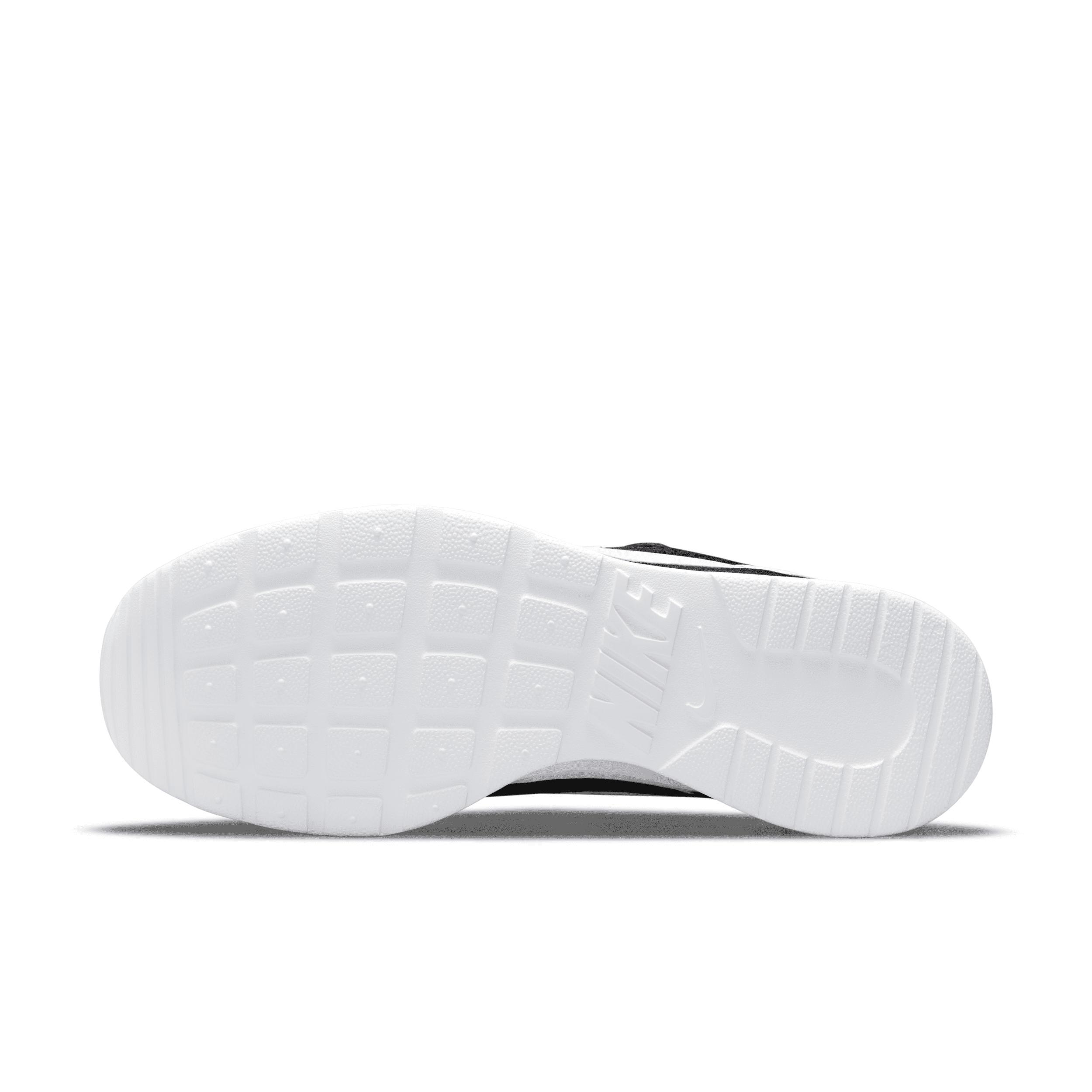 Nike Tanjun Women's Shoes Product Image