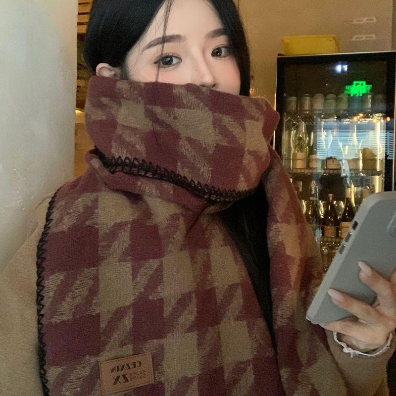 Plaid Knit Scarf Product Image