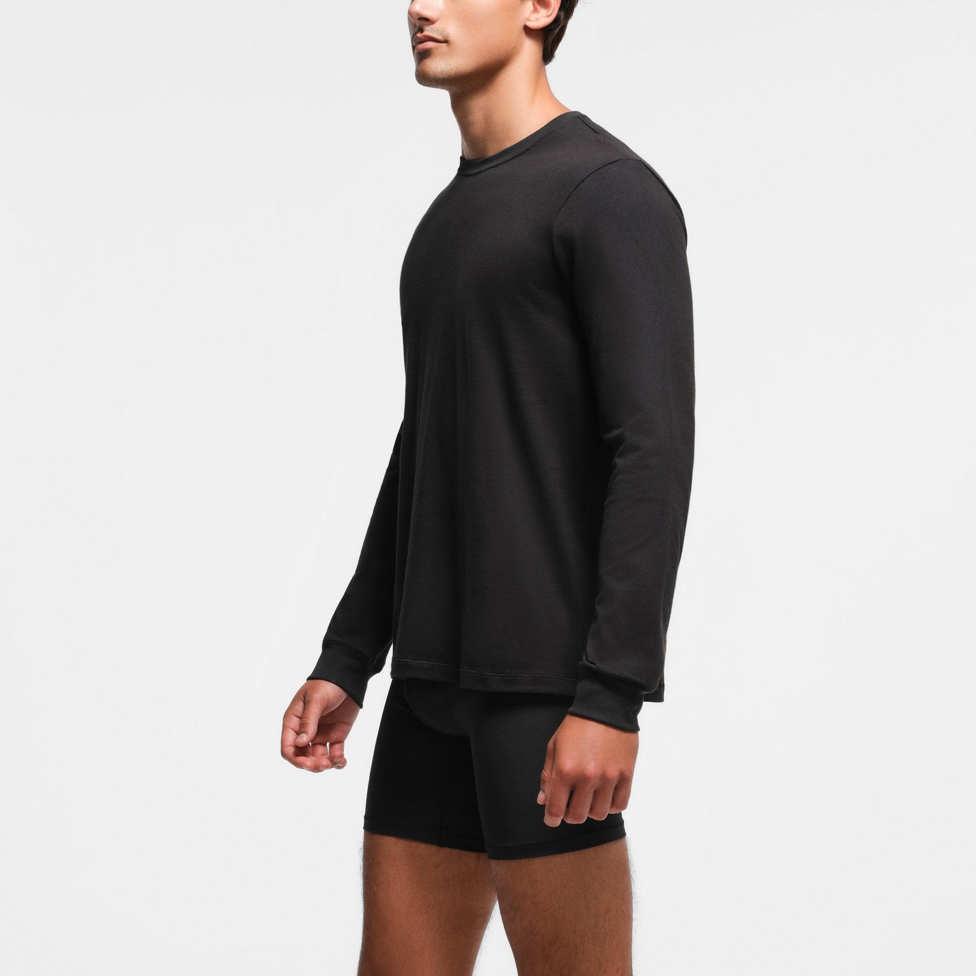 SKIMS COTTON MENS CLASSIC LONG SLEEVE T-SHIRT | ONYX Product Image