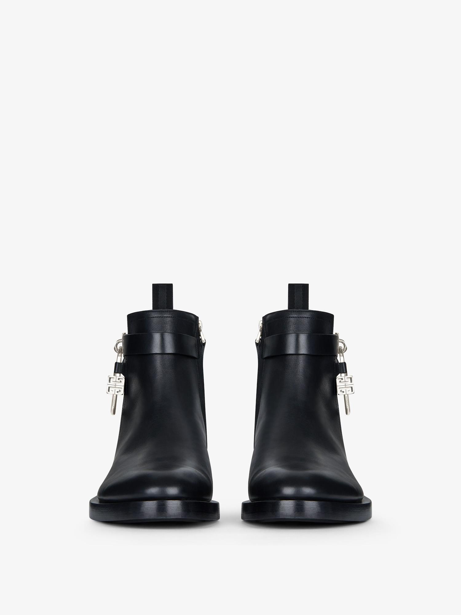 Lock ankle boots in leather - black Product Image