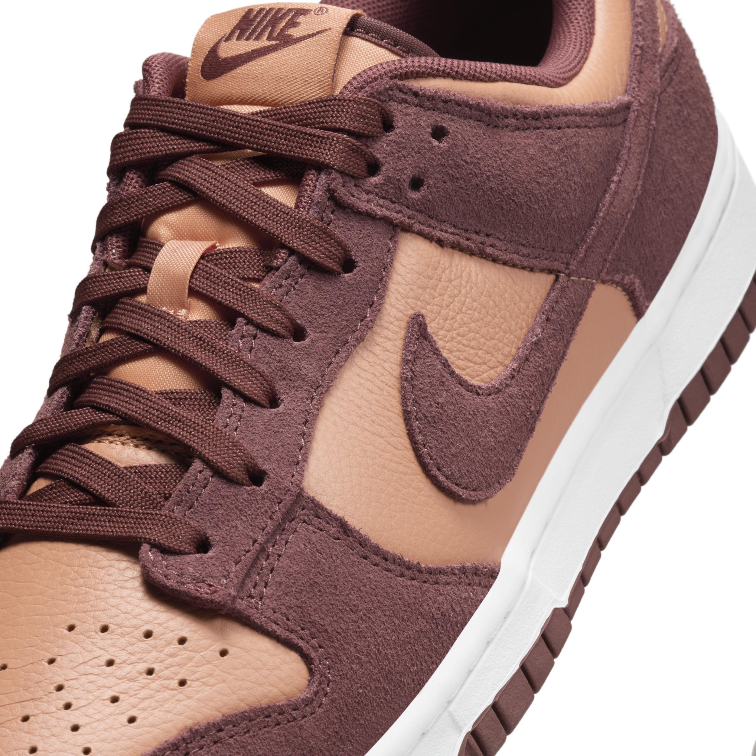 Nike Men's Dunk Low Retro SE Leather/Suede Shoes Product Image