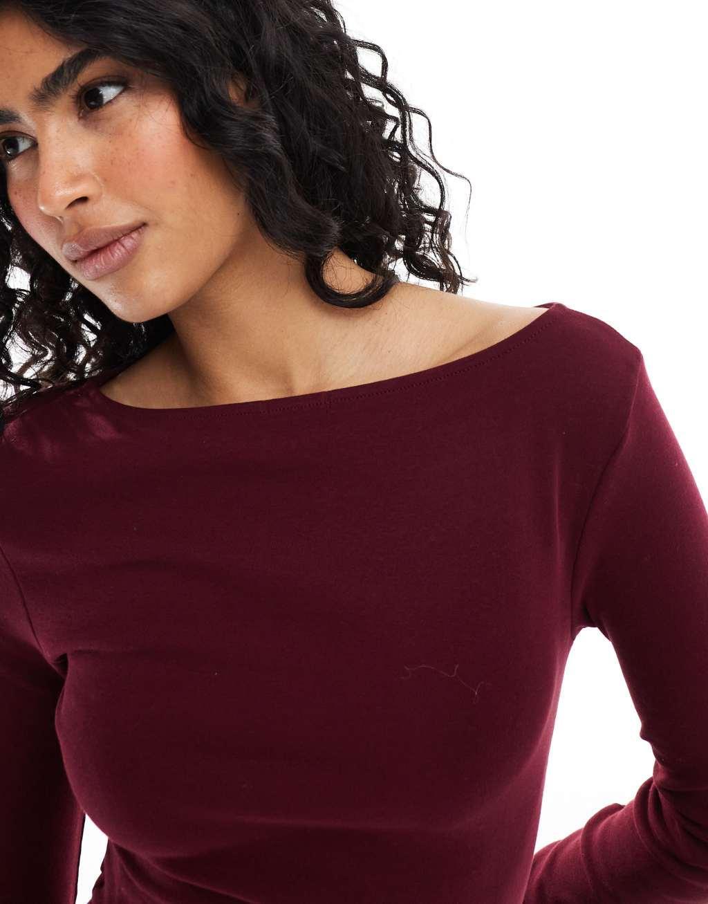 Stradivarius slash neck long sleeve top in burgundy Product Image