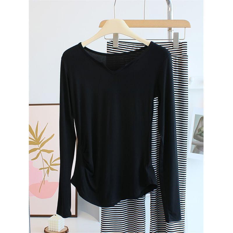 Long Sleeve V-Neck Plain Ruched Curved Hem Tee Product Image