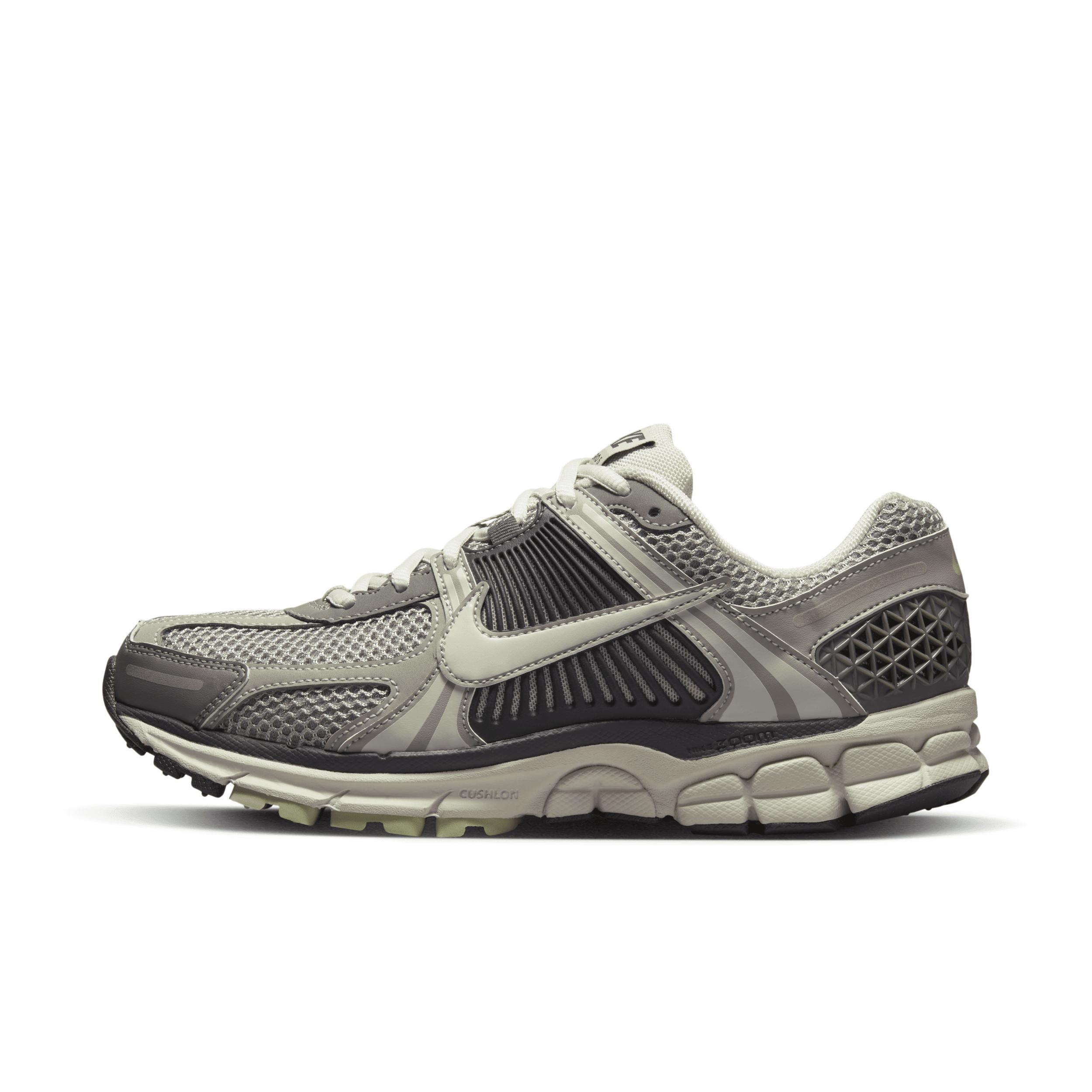 Nike Women's Zoom Vomero 5 Shoes Product Image