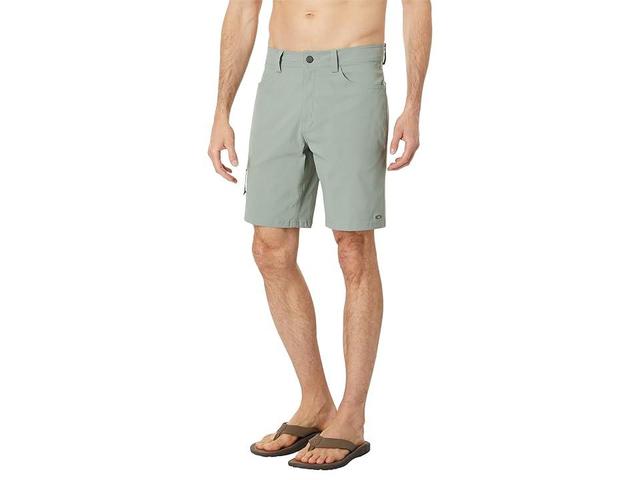 Oakley Golf Hybrid Shorts (Putty) Men's Shorts Product Image