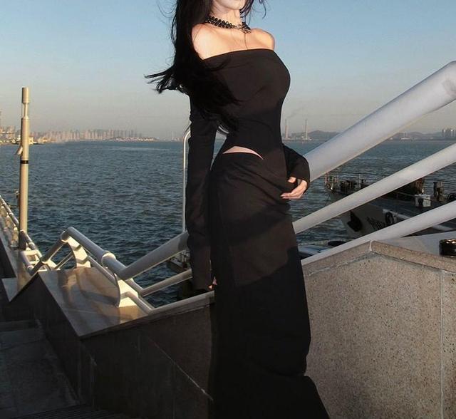 Long-Sleeve Off-Shoulder Plain Cutout Maxi Mermaid Dress Product Image