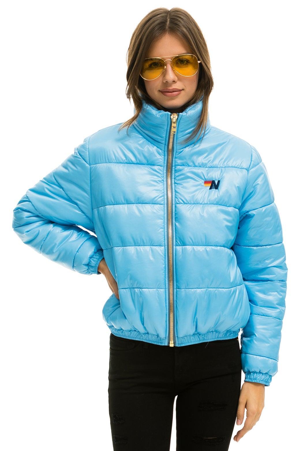 BOLT LUXE APRES PUFFER JACKET - GLOSSY SKY Female Product Image