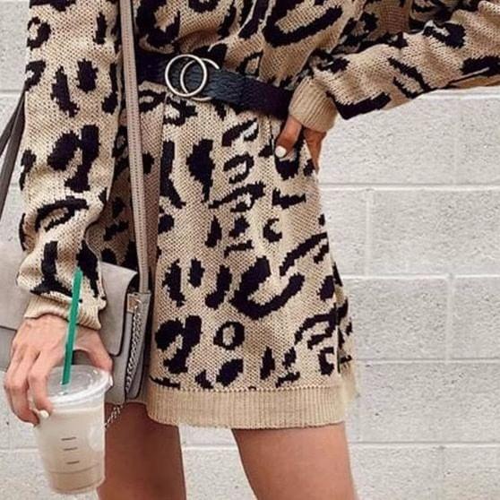 Round Neck Leopard Print Sweater Product Image