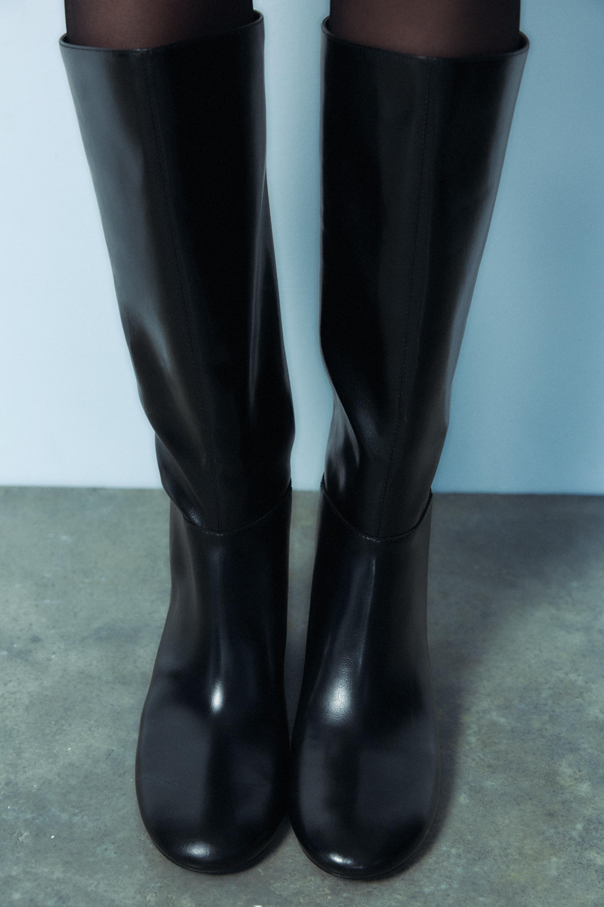 WIDE HEELED TOPSTITCHED BOOTS Product Image