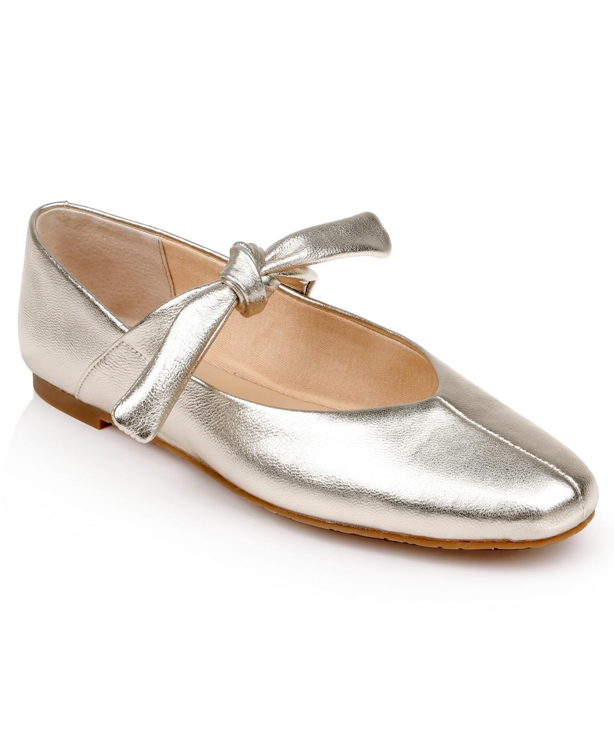 Jewel Badgley Mischka Womens Taylore Ballet Flats Product Image