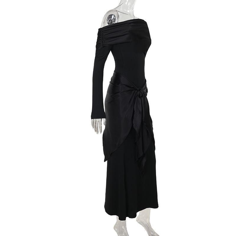 Long-Sleeve Off Shoulder Plain Maxi A-Line Dress Product Image