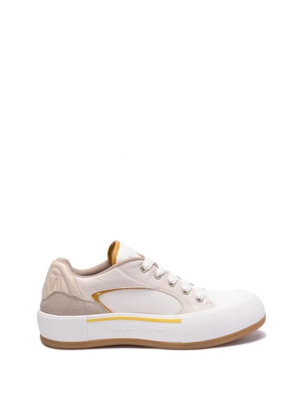 Sneakers In White Product Image