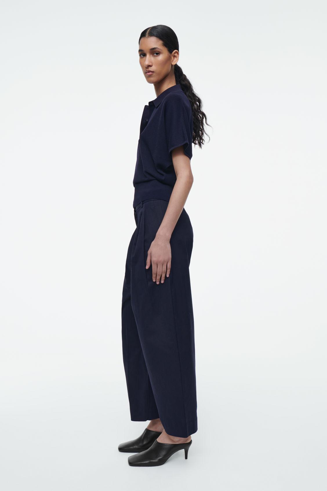 PLEATED BARREL-LEG COTTON PANTS product image