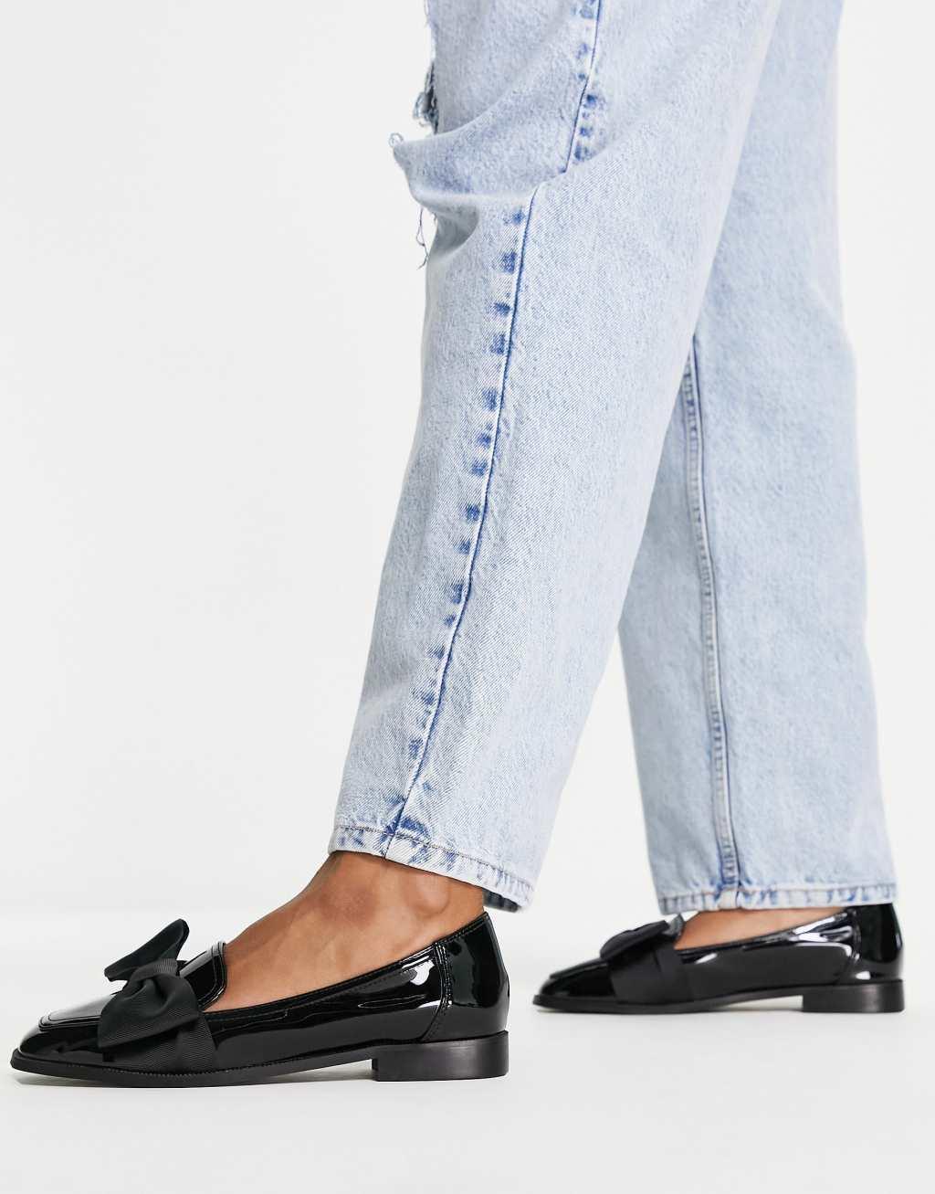 ASOS DESIGN Wide Fit Mentor bow loafer flat shoes in black patent Product Image