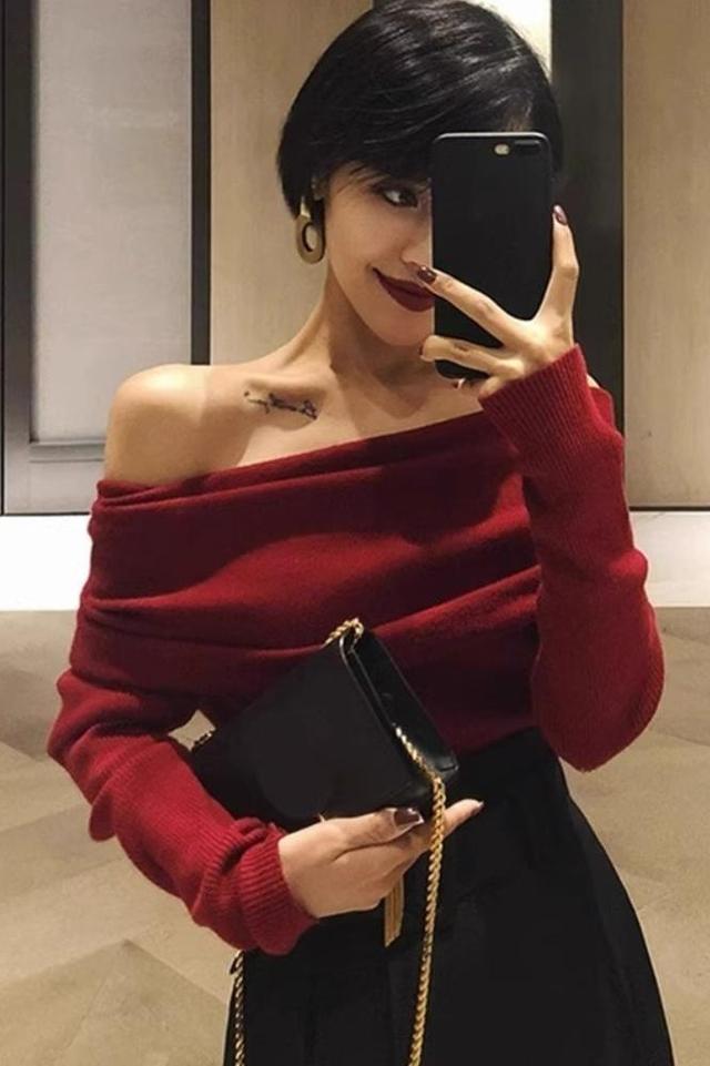 Long-Sleeve Off-Shoulder Plain Slim Fit Knit Top Product Image