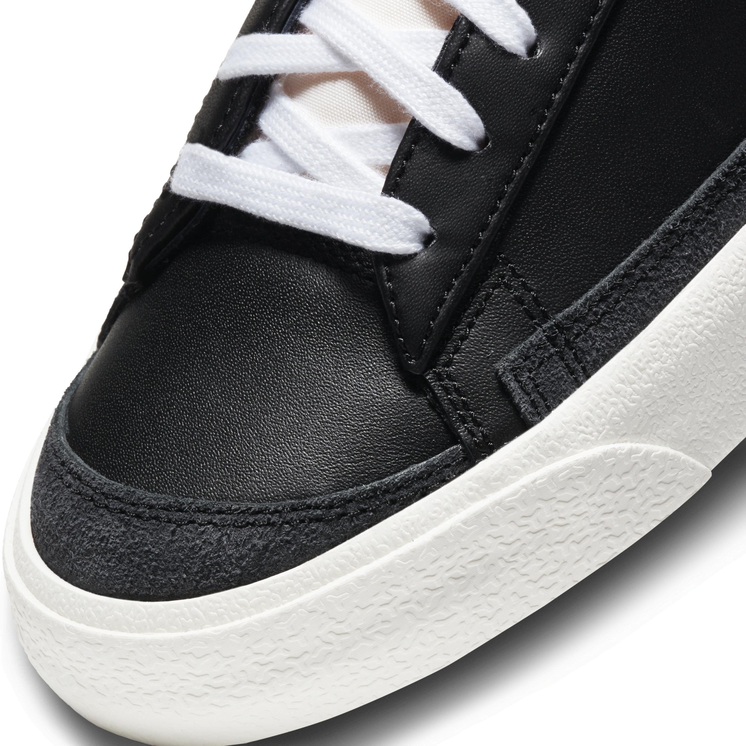 Nike Blazer Low 77 Sneaker Product Image