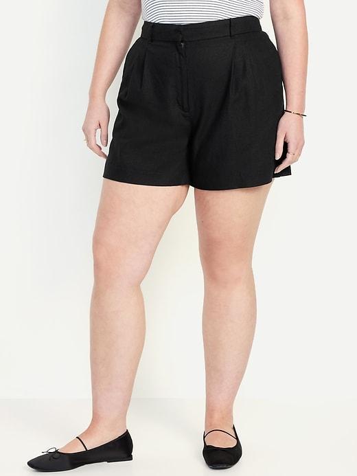 Extra High-Waisted Taylor Linen-Blend Trouser Shorts -- 5-inch inseam Product Image