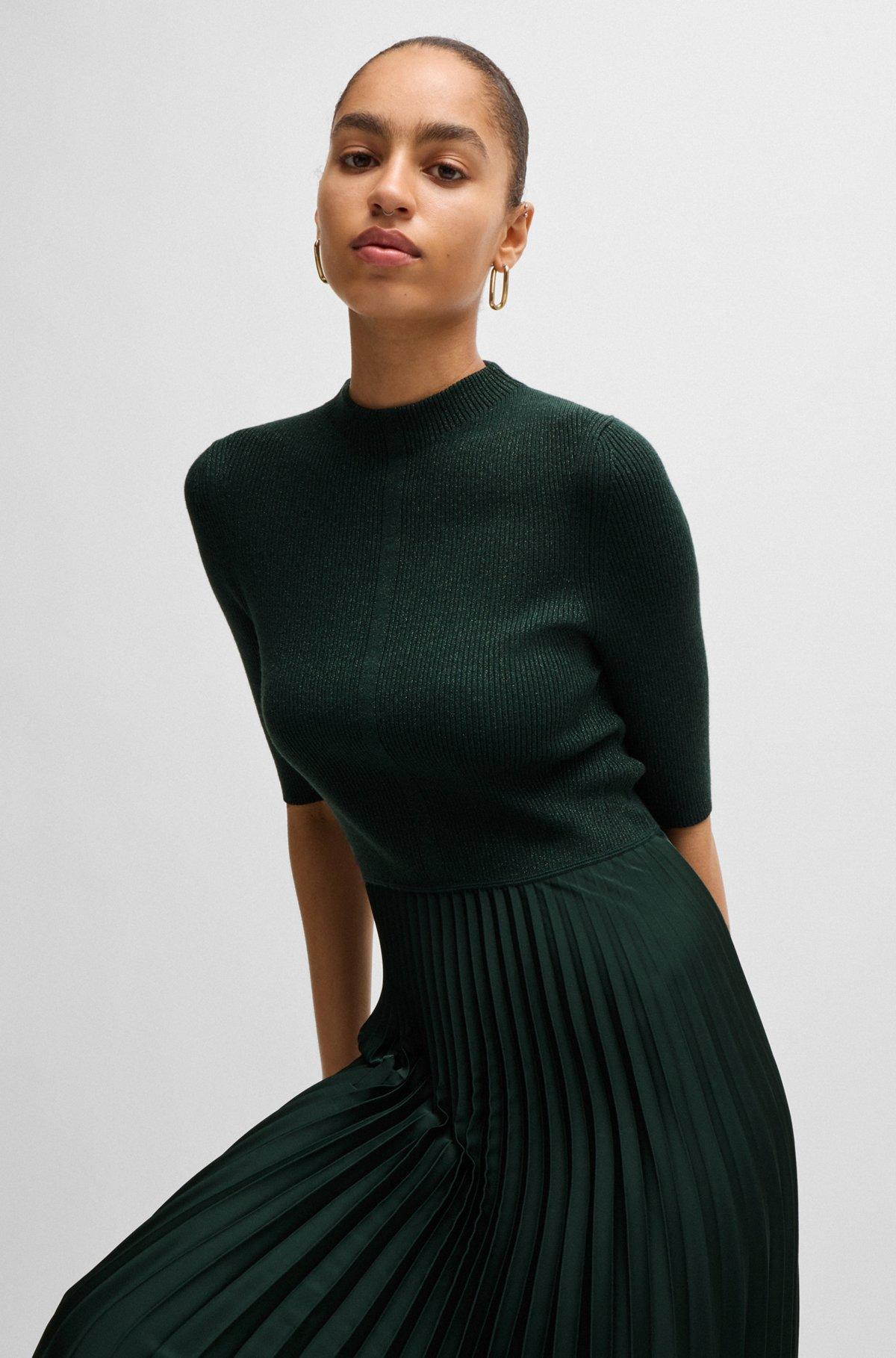 Cropped-sleeve dress with plissé skirt Product Image