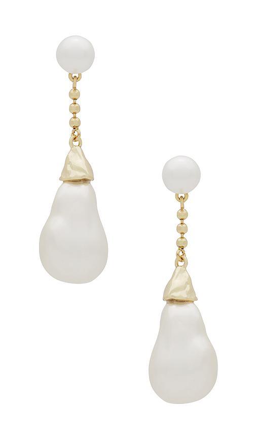 Pearl Dangle Earring Product Image