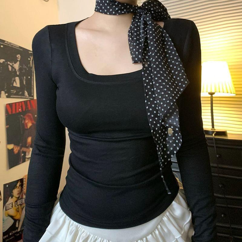 Long Sleeve Plain Slim-Fit Tee with Leopard Scarf Product Image