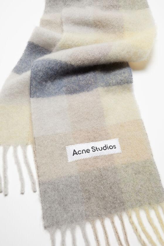 Mohair checked scarf Product Image