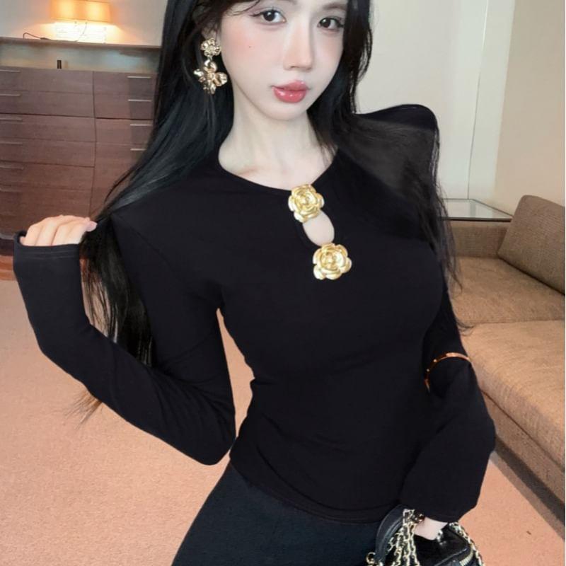 Long-Sleeve Floral Accent Plain Crop Top Product Image