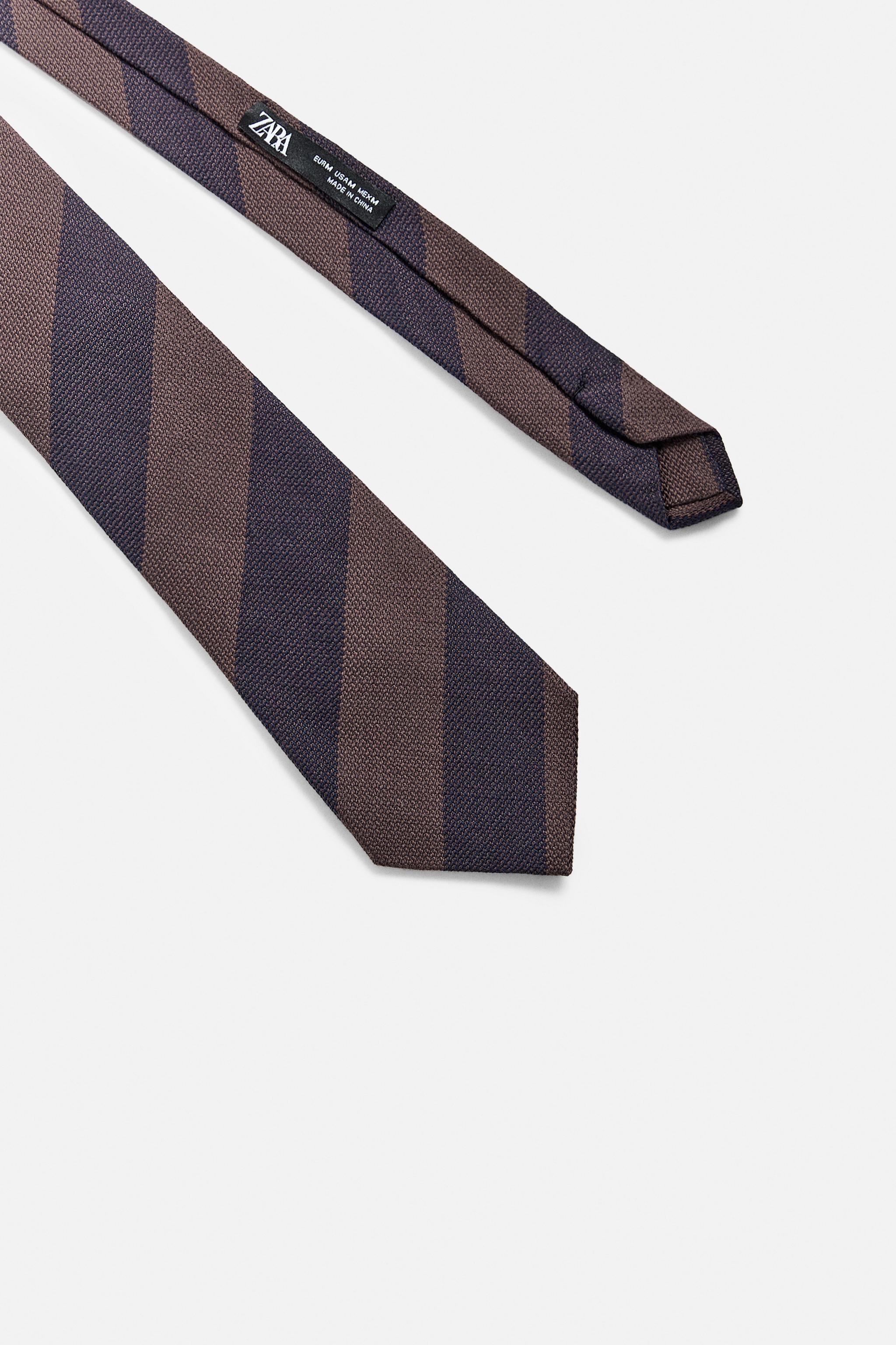 100% SILK POLKA DOT JACQUARD TIE Product Image